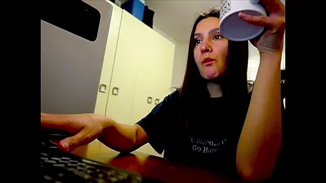 GodlyTheia online show from 04/10/26, 03:39