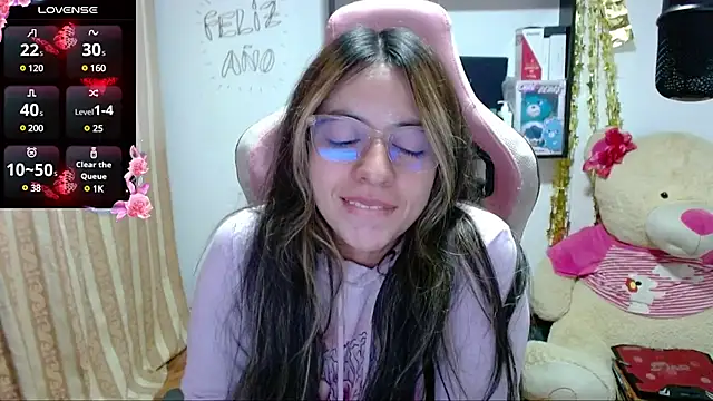 Snapshot of Maggie_Fox3 chatting on 01/11/25, 12:44 Maggie Fox3 online show from 01/11/25, 12:44