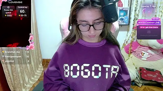 Snapshot of Maggie_Fox3 chatting on 01/30/25, 04:27 Maggie Fox3 online show from 01/30/25, 04:27