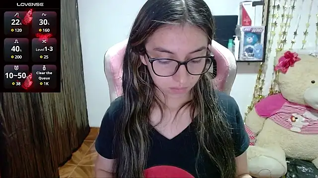 Snapshot of Maggie_Fox3 chatting on 03/11/25, 01:59 Maggie Fox3 online show from 03/11/25, 01:59