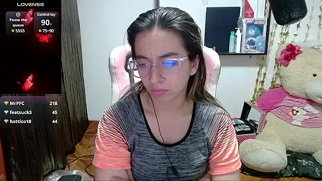 Snapshot of Maggie_Fox3 chatting on 03/16/25, 05:36 Maggie Fox3 online show from 03/16/25, 05:36