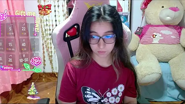 Snapshot of Maggie_Fox3 chatting on 11/18/25, 12:05 Maggie Fox3 online show from 11/18/25, 12:05