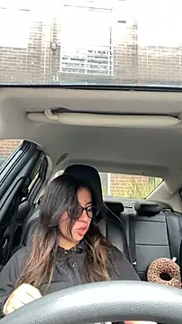 Maggie Fox3 online show from 04/15/26, 09:48