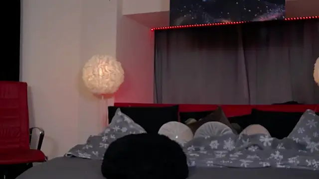 Larissa K online show from 01/22/25, 05:06