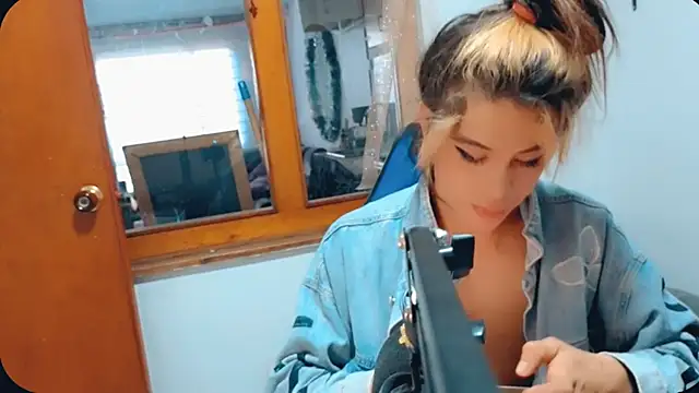 Snapshot of stormytt_ chatting on 12/18/24, 10:24 stormytt online show from 12/18/24, 10:24