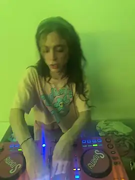 Snapshot of stormytt_ chatting on 02/07/25, 11:23 stormytt online show from 02/07/25, 11:23