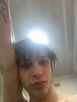 Snapshot of stormytt_ chatting on 09/29/25, 12:21 stormytt online show from 09/29/25, 12:21