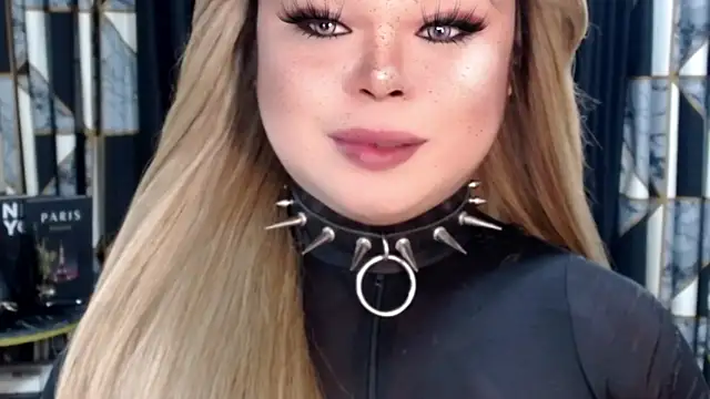 Snapshot of Mistress_DOMnicaaxx chatting on 11/16/25, 02:55 Mistress DOMnicaaxx online show from 11/16/25, 02:55