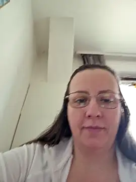 Snapshot of Goodass7 chatting on 04/14/26, 08:31 Goodass7 online show from 04/14/26, 08:31