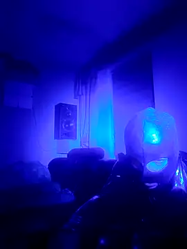 Snapshot of Crystalbitchx chatting on 10/17/25, 02:59 Crystalbitchx online show from 10/17/25, 02:59