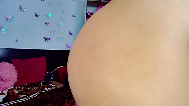 Snapshot of Naasha_ chatting on 12/24/24, 10:22 Naasha online show from 12/24/24, 10:22