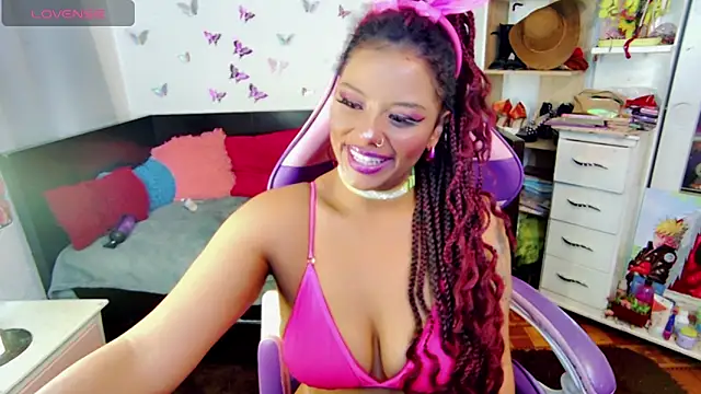 Snapshot of Naasha_ chatting on 01/10/25, 05:13 Naasha online show from 01/10/25, 05:13