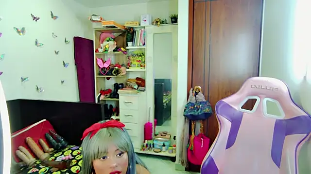 Snapshot of Naasha_ chatting on 10/11/25, 11:14 Naasha online show from 10/11/25, 11:14