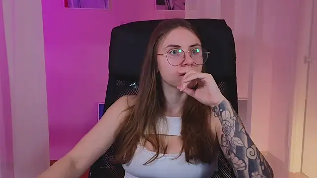 Snapshot of _AnnaStark_ chatting on 01/30/25, 08:31 AnnaStark online show from 01/30/25, 08:31