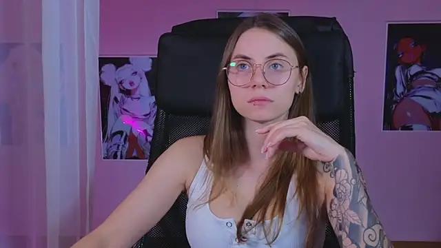 Snapshot of _AnnaStark_ chatting on 03/07/25, 08:11 AnnaStark online show from 03/07/25, 08:11