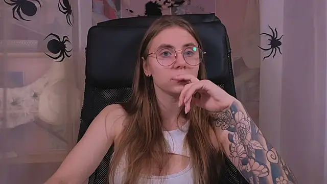 Snapshot of _AnnaStark_ chatting on 11/01/25, 08:11 AnnaStark online show from 11/01/25, 08:11