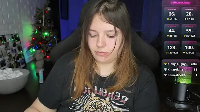 Snapshot of XNirvanaX chatting on 01/09/25, 04:30 XNirvanaX online show from 01/09/25, 04:30