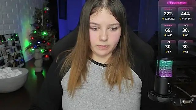 Snapshot of XNirvanaX chatting on 01/10/25, 01:21 XNirvanaX online show from 01/10/25, 01:21