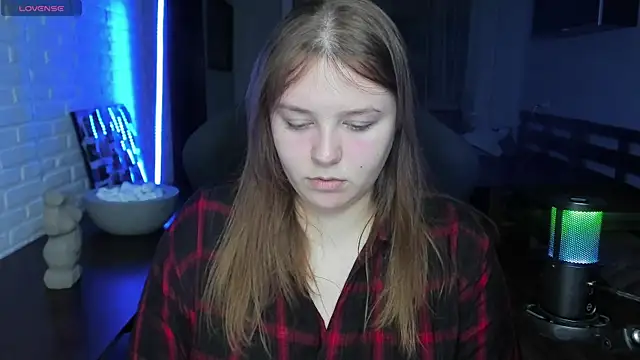 Snapshot of XNirvanaX chatting on 03/04/25, 03:11 XNirvanaX online show from 03/04/25, 03:11