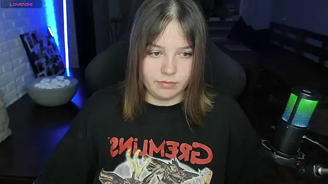 Snapshot of XNirvanaX chatting on 09/15/25, 03:39 XNirvanaX online show from 09/15/25, 03:39