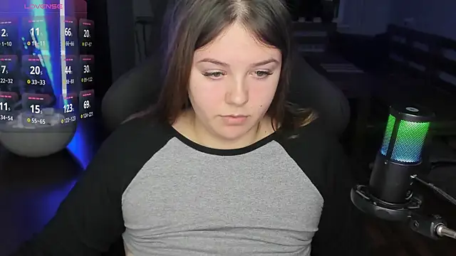 Snapshot of XNirvanaX chatting on 09/29/25, 03:44 XNirvanaX online show from 09/29/25, 03:44