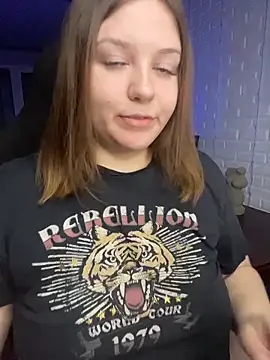 Snapshot of XNirvanaX chatting on 10/27/25, 02:48 XNirvanaX online show from 10/27/25, 02:48