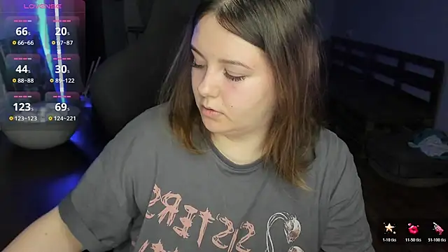 Snapshot of XNirvanaX chatting on 11/28/25, 03:42 XNirvanaX online show from 11/28/25, 03:42