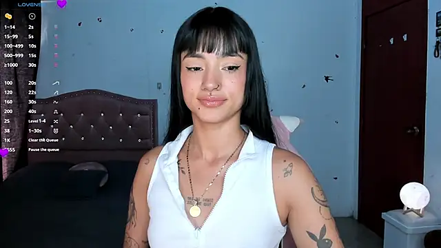 Snapshot of Lizzie_corner_v chatting on 01/14/25, 06:07 Lizzie corner v online show from 01/14/25, 06:07