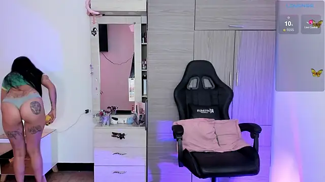 Lizzie corner v online show from 03/31/26, 03:12