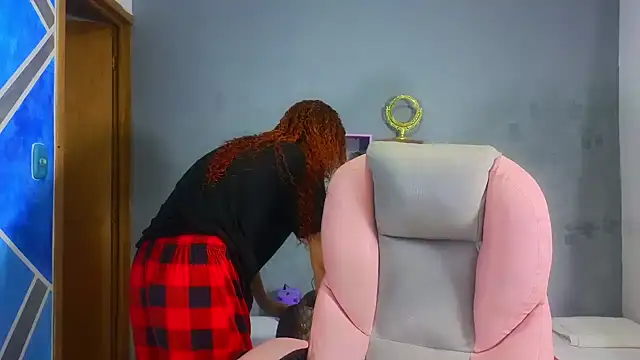 SexyLeilaa online show from 02/07/25, 12:42