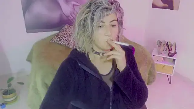 Snapshot of agnes_blackmoree chatting on 12/07/24, 10:45 agnes blackmoree online show from 12/07/24, 10:45