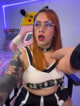 Luna Paris  online show from 04/17/26, 11:19