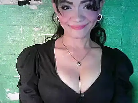 Snapshot of Rosebaumgardner1234 chatting on 02/21/25, 11:43 Rosebaumgardner1234 online show from 02/21/25, 11:43