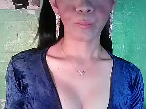 Snapshot of Rosebaumgardner1234 chatting on 03/08/25, 06:47 Rosebaumgardner1234 online show from 03/08/25, 06:47