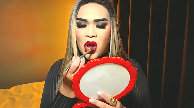 Snapshot of VictoriaEliz chatting on 12/14/24, 10:50 VictoriaEliz online show from 12/14/24, 10:50