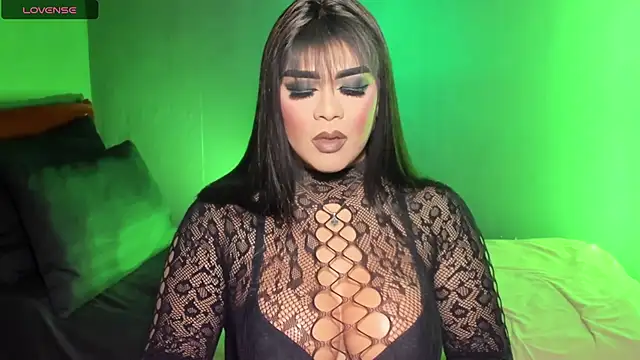 Snapshot of VictoriaEliz chatting on 11/06/25, 05:36 VictoriaEliz online show from 11/06/25, 05:36