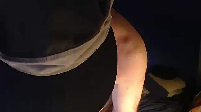 Snapshot of Fabrissi chatting on 02/27/25, 07:58 Fabrissi online show from 02/27/25, 07:58