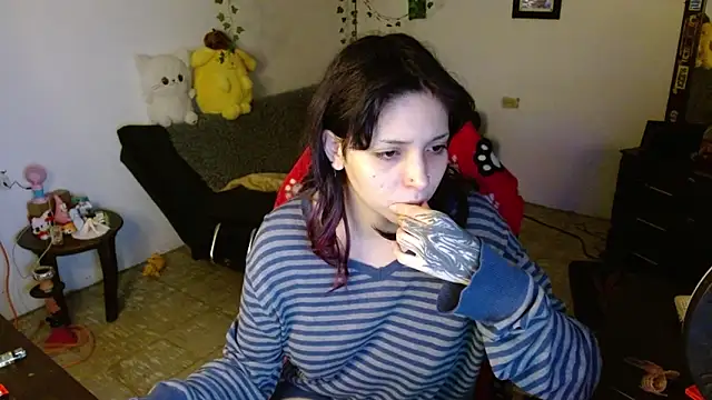 Snapshot of MaryJannes chatting on 04/22/26, 07:22 MaryJannes online show from 04/22/26, 07:22
