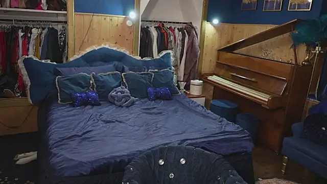 VanessaDoyle online show from 10/01/25, 08:04