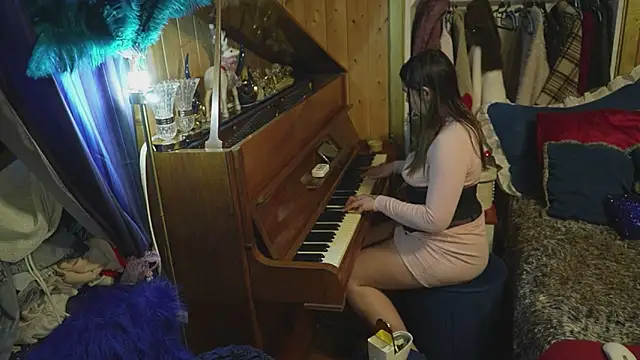 VanessaDoyle online show from 11/21/25, 04:16