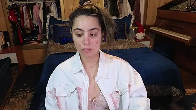 VanessaDoyle online show from 12/04/25, 05:10