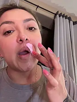 drizzypeach602 online show from 02/12/25, 08:49