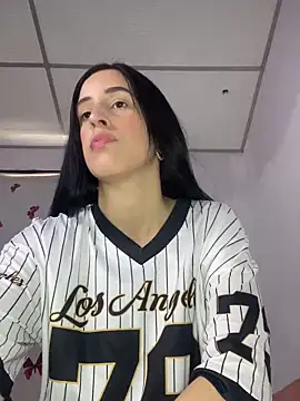 Amira Milker online show from 12/21/24, 05:40