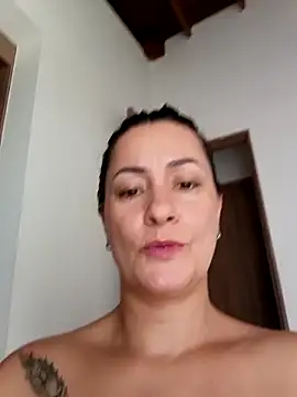 Snapshot of Verito_hot chatting on 02/22/25, 06:19 Verito hot online show from 02/22/25, 06:19