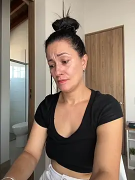 Snapshot of Verito_hot chatting on 10/02/25, 09:00 Verito hot online show from 10/02/25, 09:00