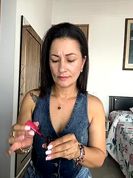 Snapshot of Verito_hot chatting on 10/31/25, 06:20 Verito hot online show from 10/31/25, 06:20