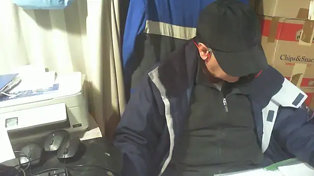 Snapshot of nonnomaturobisex chatting on 01/18/26, 10:52 nonnomaturobisex online show from 01/18/26, 10:52