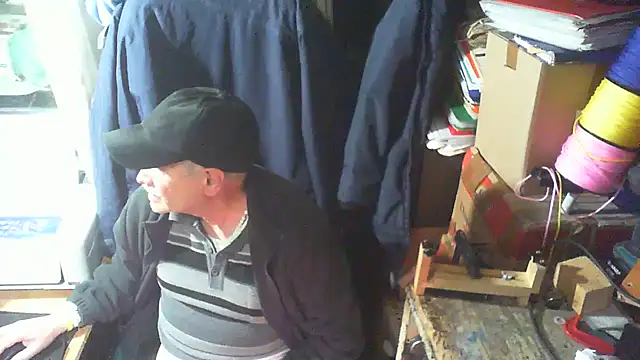 Snapshot of nonnomaturobisex chatting on 02/07/26, 08:40 nonnomaturobisex online show from 02/07/26, 08:40