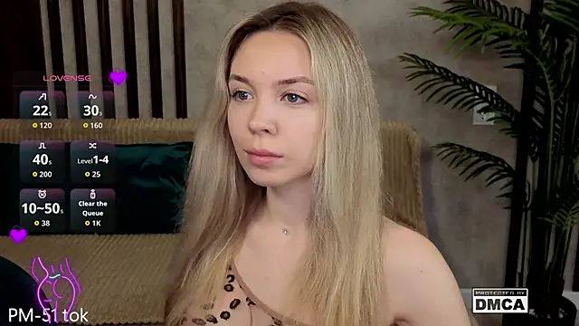 Holl1Would online show from 02/03/26, 08:25