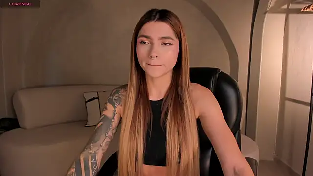 Snapshot of LexieWayne chatting on 09/27/25, 12:43 LexieWayne online show from 09/27/25, 12:43